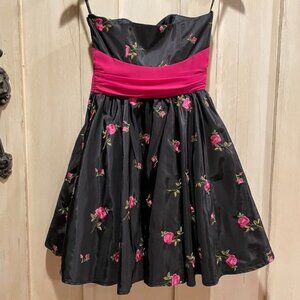 Betsey Johnson EVENING COLLECTION Size 0 Black satin dress with pink embroidered